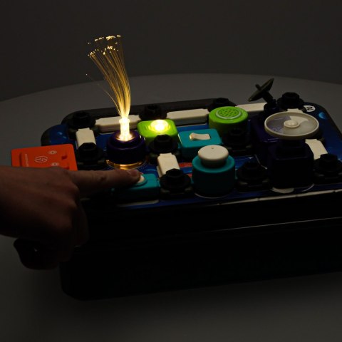 Mały elektryk elektronik zestaw edukacyjny 12 kart 58 elementów